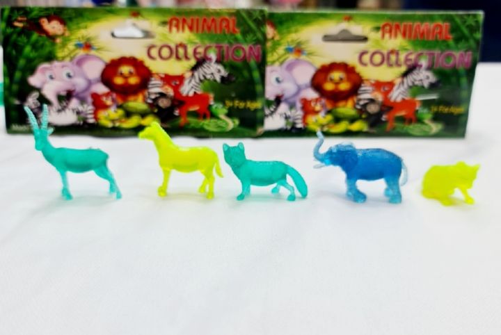 Animal%20Kingdom%2022%20Piece%20Set%20for%20Kids%20Plastic%20Mini%20Jungle%20Animals%20Toys%20-%20Image%2010