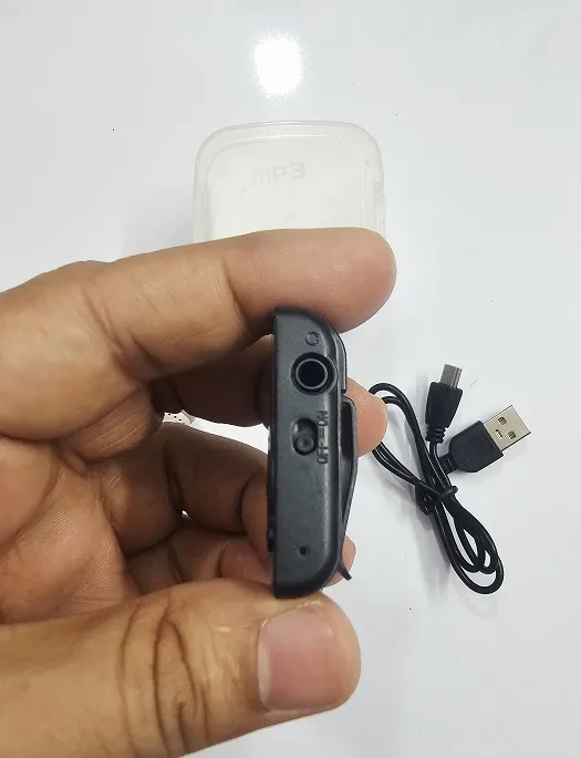 Star%20Shop%20MP3%20Mini%20Music%20Player%20With%20Clip%20-%20Image%204
