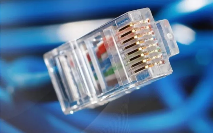 CAT%206%20Ethernet%20LAN%20Cable%20with%20Gold%20Plated%20RJ-45%20Connectors%20providing%20speeds%20upto%2010GBPS%20-%20Image%204