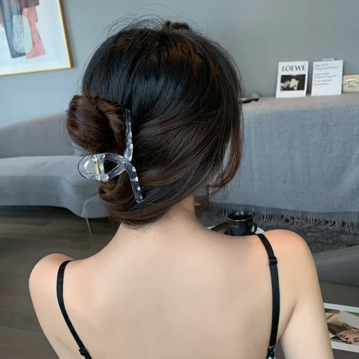 Women%20Hair%20Clip%20Acrylic%20Hairpins%20/Cross%20Transparent%20Hair%20Crab%20Claws%20/Morandi%20Color%20Intersect%20Large%20Hair%20Claws%20/Geometric%20Hollow%20Minimalist%20Claws%20Hair%20Clip%20/%20Bath%20Hair%20Accessories%20-%20Image%204