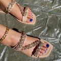 New spot wholesale cross-border independent station LAZADA women's summer bright diamond flat sandals plus size European and American ins slippers.