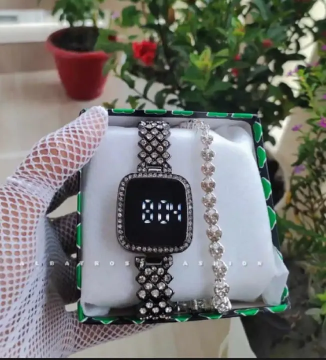 Fashionable%20LED%20Display%20Digital%20Touch%20Screen%20Wristwatch%20&%20Bracelet%20For%20Girls%202Pcs%20Combo%20-%20Image%204