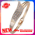 【The road to happiness Store】Women's Angel Wing Carved Rhinestone Party Cuff Bracelet. 