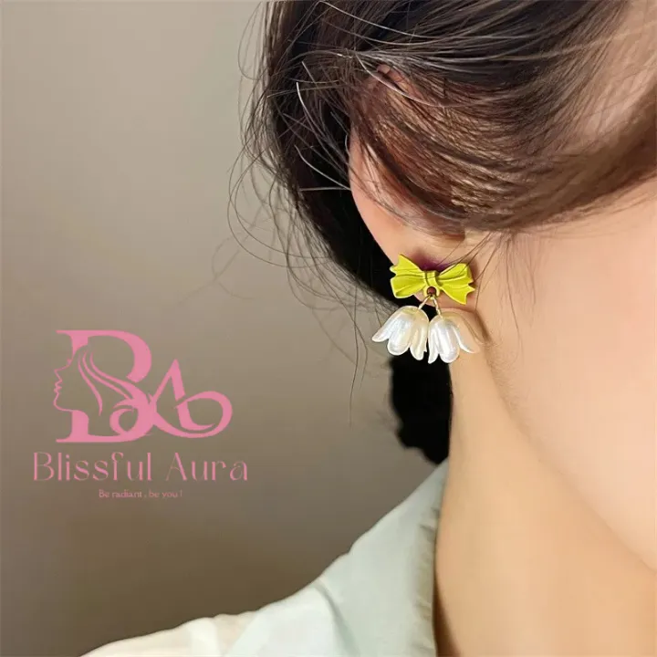 White%20Wind%20Chime%20Flowers%20Drop%20Earrings%20for%20Women%20-%20Image%203