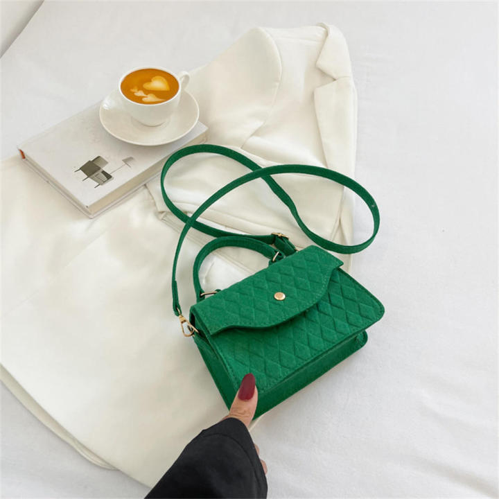 Trendy Felt handbag Durable High-quality material Felt material Bag Square-shaped Variety of colors Shoulder bag for Casual outings Daily use Fashion events Workwear Gift option Casual outings