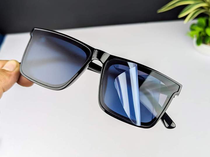 Carbon Poly New Trendy Look Famous Very Stylish Black Sunglass for Men