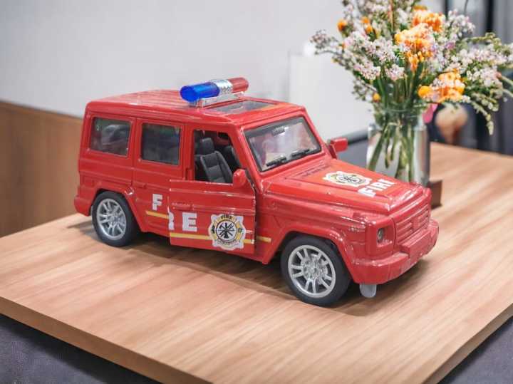 Metal Toy Car Toy Police Car Thar with Openable Doors Front Light & Siren Pull Back Toy Car Toy Car for Boys/Kids Multi Color