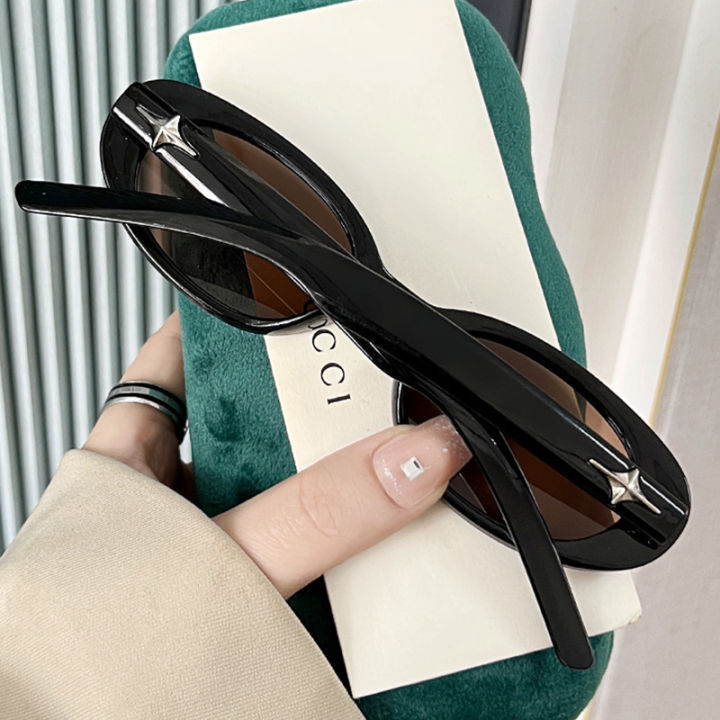 Fashion%20Trend%20Small%20Frame%20Oval%20Shape%20Sunglasses%20For%20Men%20Women%20Vintage%20Outdoor%20Leisure%20Sunglasses%20Street%20Photography%20Props%20-%20Image%204
