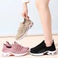 Women's Shoes 2023 Spring New Mom Casual Shoes Fly Woven Mesh Comfortable Soft Sole Running Shoes Breathable Sneakers Women.