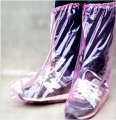 PE disposable for breeding farms, thickened slip long tube and anti fouling rain shoe waterproof boot covers, plastic foot covers. 