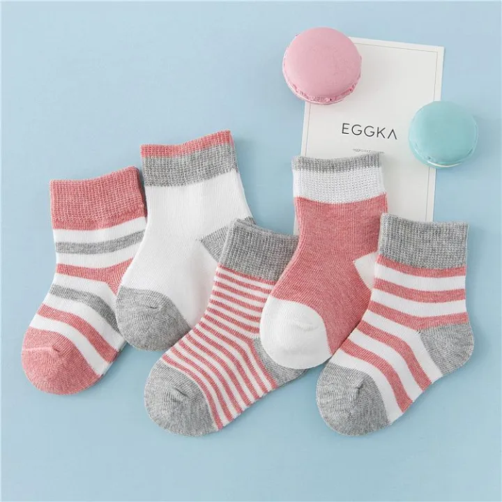 Newborn%20Cartoon%20Anti-Slip%20Baby%20Socks%20-3%20Pair%20(0-3%20years)%20-%20Image%207
