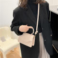 Trendy Felt handbag Durable High-quality material Felt material Bag Square-shaped Variety of colors Shoulder bag for Casual outings Daily use Fashion events Workwear Gift option Casual outings.