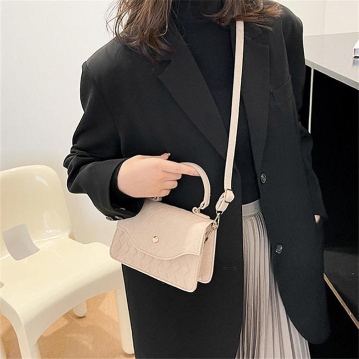 Trendy%20Felt%20handbag%20Durable%20High-quality%20material%20Felt%20material%20Bag%20Square-shaped%20Variety%20of%20colors%20Shoulder%20bag%20for%20Casual%20outings%20%20Daily%20use%20%20Fashion%20events%20%20Workwear%20%20Gift%20option%20Casual%20outings%20-%20Image%206