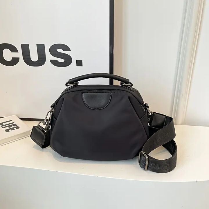 Elegant%20Modern%20Shoulder%20Bag%20with%20Detachable%20Strap%20%E2%80%93%20Water-Resistant%20Nylon%20Crossbody%20Handbag%20for%20Women%20%7C%20Nasmik%20-%20Image%202