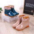 Fashion short tube rain boots for women adult outdoor anti slip warm rain boots soft sole waterproof shoes work rubber shoes galoshes galoshes wholesale. 