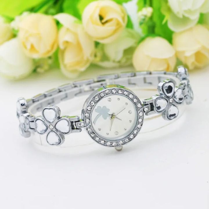 Simple%20Trendy%20Women%20Watches%20Fashion%20Clover%20Dial%20Watch%20Sweet%20Bracelet%20Watch%20Casual%20Ladies%20Quartz%20Wirstwatch%20-%20Image%204