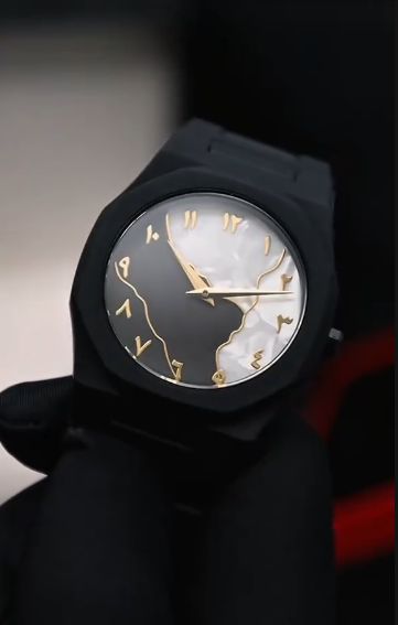 Arabic%20Aura%20Watch%20%E2%80%93%20Carbon%20Fiber%20Look%20Body%20with%20Sleek%20&%20Modern%20Design%20-%20Black%20X%20Blue%20-%20Image%202