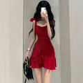 Pure desire style spicy girl red camisole dress for women's summer new design, with sense of niche temperament and a slimming waist. Short skirt. 