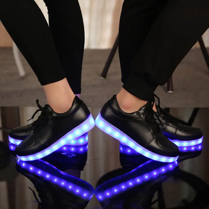 Colorful%20Light%20Shoes%20Luminous%20Shoes%20Fluorescent-Colored%20Shoes%20Couple%20Models%20LED%20Light%20Shoes%20Korean%20Men's%20and%20Women's%20Board%20Shoes%20USB%20Charging%20-%20Image%202