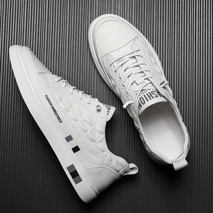 Extra%20Large%20Size%20Summer%20New%20Breathable%20Crocodile%20Pattern%20All-Matching%20and%20Lightweight%20Running%20Sneaker%20Trendy%20Men's%20Leather%20White%20Shoes%20Board%20Shoes%20-%20Image%203