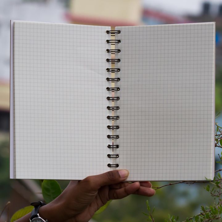 Designer%20Series%20White%20Grid%20Print%20Spiral%20Grid%20Graph%20Notebook%20-%20Image%203