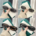 Fashion Trend Small Frame Oval Shape Sunglasses For Men Women Vintage Outdoor Leisure Sunglasses Street Photography Props.