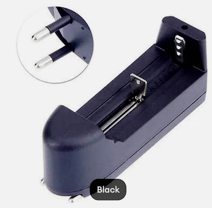 Universal%20Charger%203.7%20Volt%20BATTERY%20CHARGER%20for%2018650%20Battery%20for%20laser%20light%20,%20fan%20,%20toys,%20trimmer%20etc%20-%20Image%207