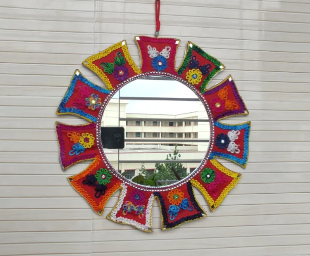 Round%20Shape%20Designing%20Wall%20Mirror%20-%20Image%202