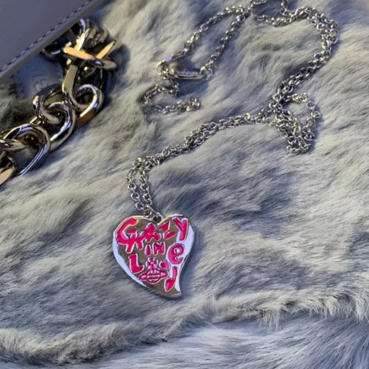 Queen%20Mother%20West%20Vintage%20Y2K%20Planet%20Letters%20Rose%20Pink%20Drop%20Oil%20Love%20Pendant%20Necklace%20Female%20Sweet%20Cool%20Wind%20Clavicle%20Chain%20Tide%20-%20Image%204