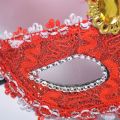 Woman Masquerade Mask Cosplay Luxury Peacock Feathers Half Face Mask Party Halloween Dress Up Costume Lady Mask. 