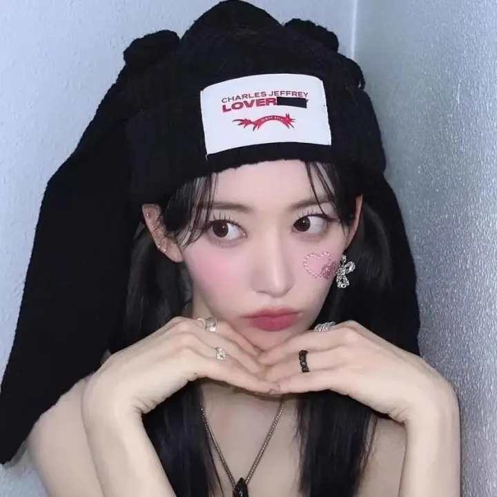 KPOP%20LE%20SSERAFIM%20Sakura%20ChaeWon%20Pink%20Knitted%20Hat%20INS%20Style%20Wool%20Rabbit%20Ear%20Hat%20Winter%20Warm%20Decorative%20Cap%20Couple%20Christmas%20Gifts%20-%20Image%204