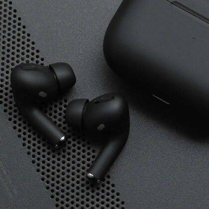 Airpods%20Pro%20True%20Wireless%20One%20Plus%20Bluetooth%20Tws%20Headset%20-%20Elevate%20Audio%20Experience%20With%20An%20Advanced%20Bluetooth%20Headset%20Black%20-%20Image%202