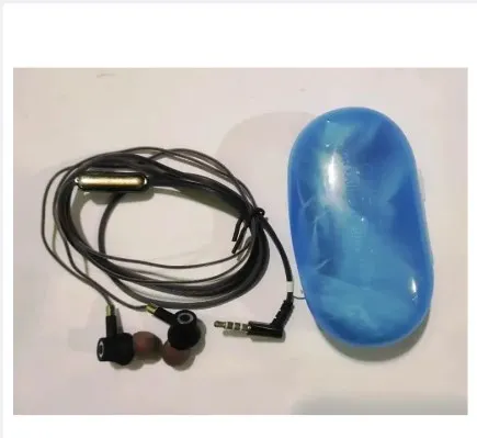One%20Tech%20Earphone%20With%20Microphone%20-%20Blue,%20Free%20Box%20-%20Enjoy%20High-Quality%20Audio%20With%20One%20Tech%20Earphone%20In%20A%20Stylish%20Blue%20Color%20-%20Image%205