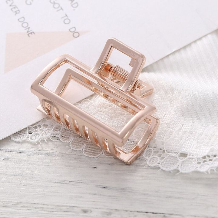Women%20Girls%20Geometric%20Hair%20Claw%20Clamps%20Metal%20Hair%20Crab%20Moon%20Shape%20Hair%20Claw%20Clip%20Solid%20Color%20Hairpin%20Large%20Size%20Hair%20Accessories%20-%20Image%202