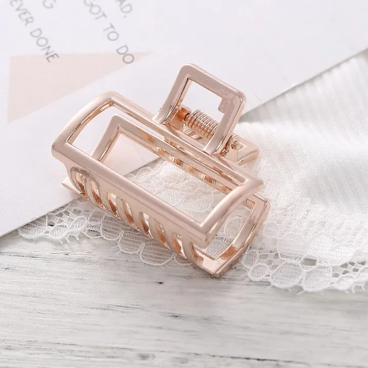 Women%20Girls%20Geometric%20Hair%20Claw%20Clamps%20Metal%20Hair%20Crab%20Moon%20Shape%20Hair%20Claw%20Clip%20Solid%20Color%20Hairpin%20Large%20Size%20Hair%20Accessories%20-%20Image%202