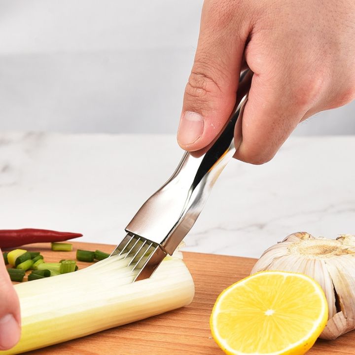 Stainless%20Steel%20Scallion%20Garlic%20Onion%20Shredding%20Slicing%20Knife%20Six%20Blades%20Fast%20Multifunctional%20Kitchen%20Tool%20Shredding%20Knife-%20-%20Image%204