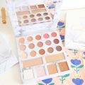 Carli Bybel Deluxe Edition Eyeshadow & Highlighter Palette. 
