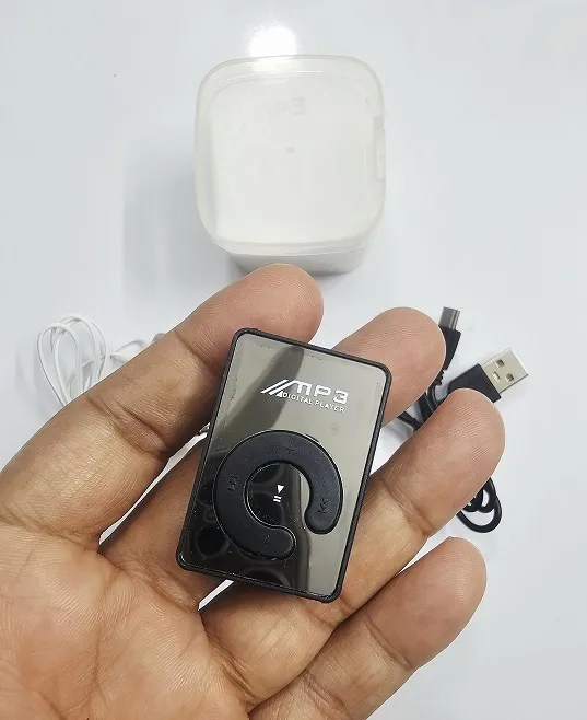 Star%20Shop%20MP3%20Mini%20Music%20Player%20With%20Clip%20-%20Image%205