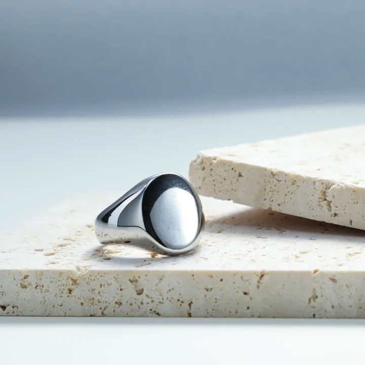 Chris%20April%20316L%20stainless%20steel%20PVD%20chunky%20gold%20rings%20women%20plated%20oval%20signet%20ring%20-%20Image%202