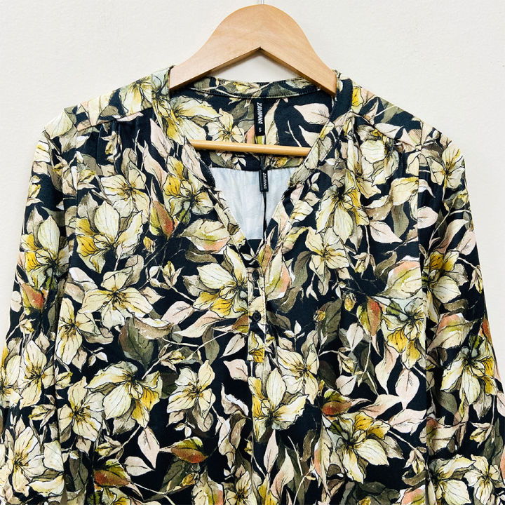Ladies%20Three%20Quarter%20Sleeve%20Soft%20Floral%20Casual%20Tops%20From%20Levin%20-%20Image%203