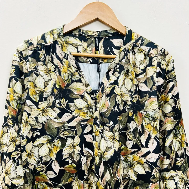 Ladies%20Three%20Quarter%20Sleeve%20Soft%20Floral%20Casual%20Tops%20From%20Levin%20-%20Image%203