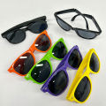 Classic Sports Polarized Sun Glasses Men Women Custom Printing Custom Sunglasses. 