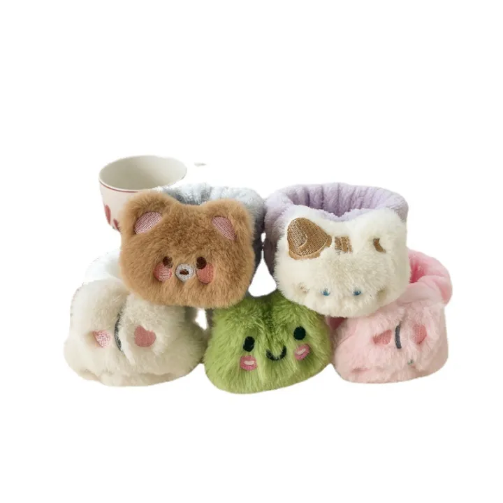 Rabbit%20fur%20face%20wash%20wrist%20strap%20no%20longer%20dripping%20water%20after%20washing%20moisture-proof%20sleeve%20wrist%20guard%20waterproof%20to%20the%20cuff%20wristband%20absorbent%20artifact%20-%20Image%205