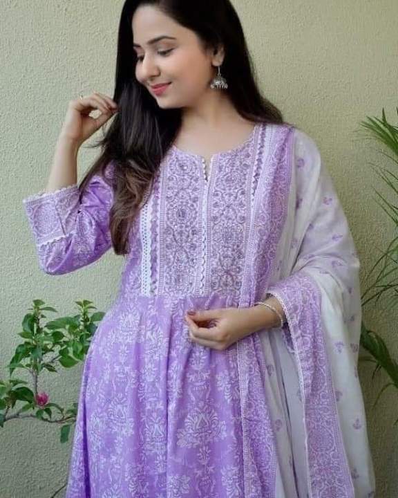New%20Exquisite%20Collection%20-%20High-Quality%20Cotton%20Printed%20Three%20Piece%20Gown%20for%20Women%20-%20Image%202