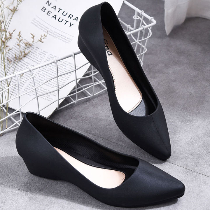 Fashion%20Jelly%20Rain%20Boots%20Women's%20Rubber%20Shoes%20Short%20Waterproof%20Non-Slip%20Low-Top%20Rain%20Boots%20Korean%20Elegant%20Shallow%20Mouth%20Pumps%20Work%20Shoes%20-%20Image%205