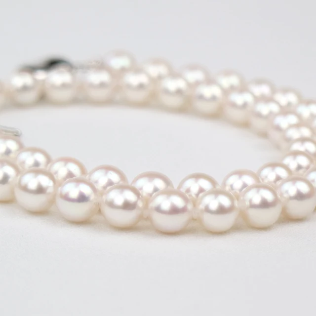 Single%20Line%20White%20Pearl%20Necklace%20Gift%20For-%20Women%20&%20Girls%20Mother%20of%20Pearl%20Necklace%20-%20Image%203