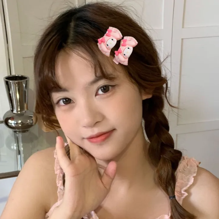 Plaid%20Bow%20Hair%20Clip%20Duckbill%20Clip%20Bangs%20Hair%20Accessories%20Kids%20Kuromi%20Cinnamoroll%20BB%20Barrettes%20Sanrio%20Girl%20Sweet%20Korean%20INS%20Style%20Children%20Kawaii%20Hair%20Pins%20Fabric%20Cartoon%20-%20Image%204
