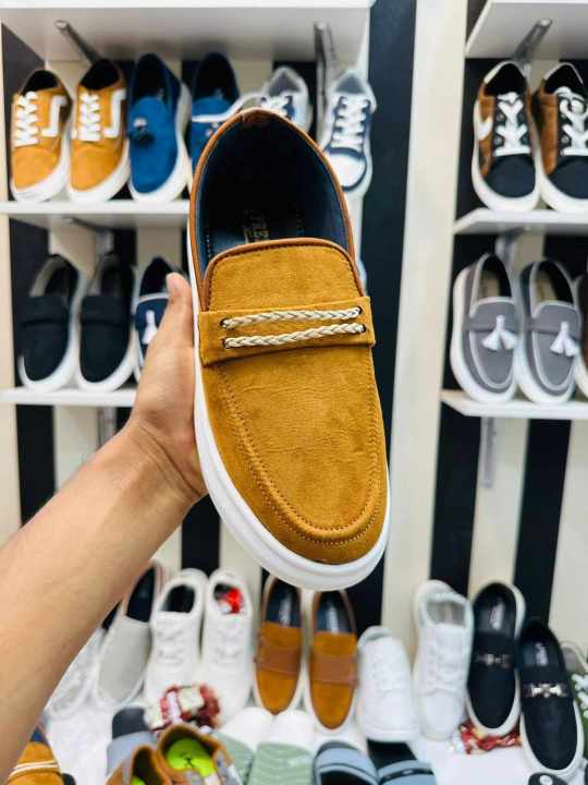 Easily Usable - Loafer Styles' Rubber Sole Winter and Summer Wind Proof Shoe For Men - Easy To maintain - Well Inspired & Crafted