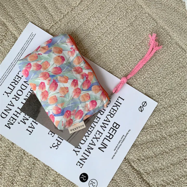 Floral%20Cosmetic%20Bag%20Cute%20Makeup%20Pouch%20Flower%20Pattern%20Change%20Bag%20Pen%20Bag%20With%20Floral%20Design%20Makeup%20Storage%20Case%20With%20Flower%20Print%20Flower-Themed%20Cosmetic%20Bag%20-%20Image%205