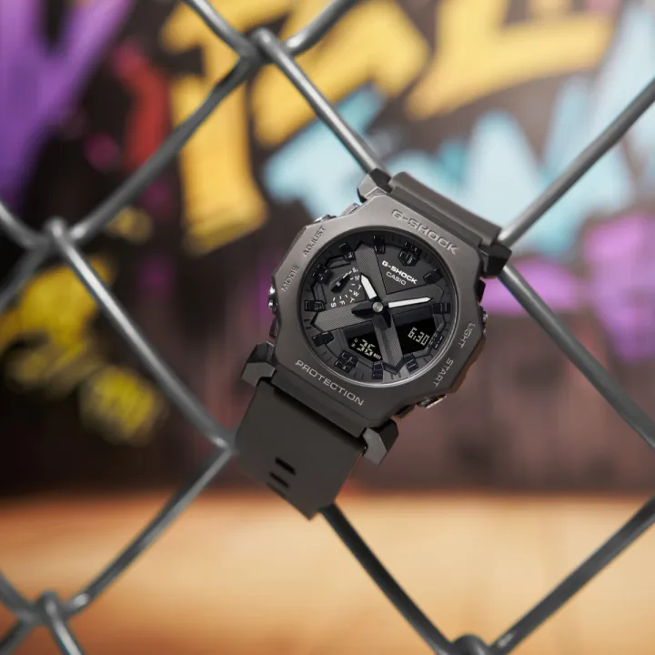 G-Shock%20Digital%20Watch%20for%20Men%20and%20Women%20Resin%20Material%20Sport%20Shockproof%20Style%20Black%20Model%20GA-2300%20-%20Image%205
